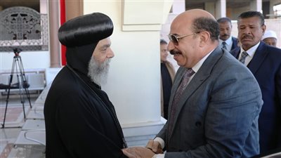 جولة لمحافظ أسوان على الكنائس لتقديم التهنئة بعيد الميلاد المجيد 