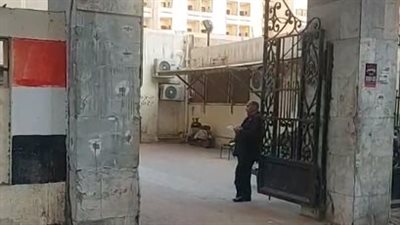 والدتها أنهت حياتها.. لحظة خروج جثمان رضيعة من المشرحة بالدقهلية | بث مباشر