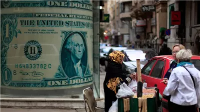 خسر 10 جنيهات.. هبوط سعر الدولار بالسوق الموازية بعد صفقة رأس الحكمة