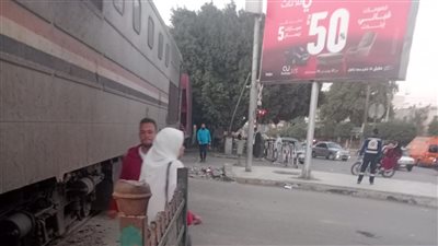 عودة حركة القطارات بعد توقفها بسبب خروج قطار بضائع عن القضبان ببني سويف