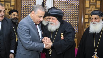 محافظ سوهاج يزور مطرانيات البلينا وجرجا لتهنئة الأخوة الأقباط بعيد الميلاد المجيد | صور