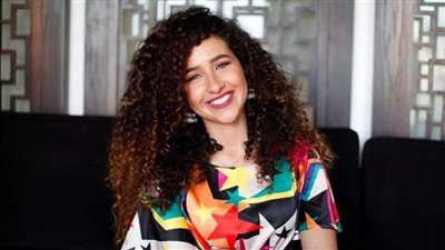 وصول الفنانة غادة والي ومحاميها لحضور جلسة الاستئناف على حكم حبسها 