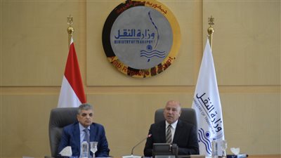 النقل تناقش سبل توطين صناعة بناء وإصلاح السفن في مصر مع بعض الجهات الحكومية