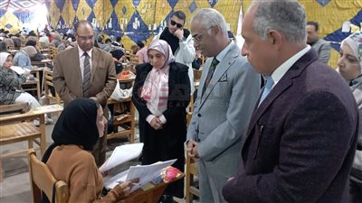رئيس جامعة بورسعيد يتفقد أعمال الامتحانات.. ويؤكد: نواكب المعايير الدولية| صور 