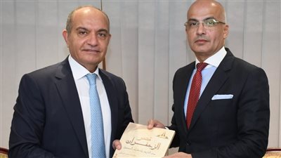 رئيس جامعة عين شمس يستقبل سفير الأردن لبحث سبل التعاون 