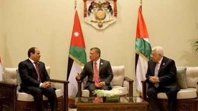 العاهل الأردني يودع الرئيس السيسي وأبو مازن بعد قمة العقبة