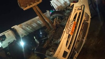 مصرع وإصابة 10 أشخاص في حادث انقلاب ميكروباص بطريق أبو المطامير الصحراوي