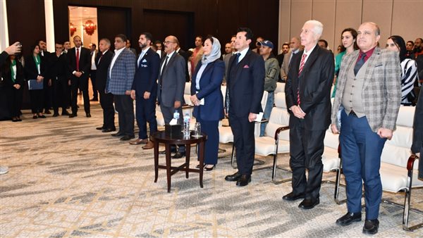 وزير الرياضة خلال