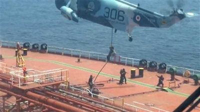 إيران تحتجز سفينة نفط أمريكية قبالة عمان وتوجهها لسواحلها