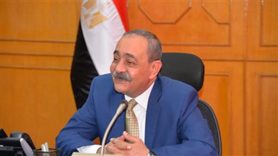 محافظ الإسماعيلية يتابع أعمال تنفيذ شبكة تجفيف المياه الجوفية والسطحية بقرية الحجاز