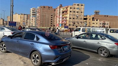 تكدس وانتشار أمني.. الحالة المرورية بالطرق والميادين الرئيسية في القاهرة والجيزة