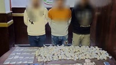 حشيش وآيس.. القبض على مروجي المخدرات بالقاهرة