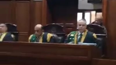 سيارة فارهة و8 ملايين جنيه.. تأجيل محاكمة المتهمين في رشوة مياه أسوان | بث مباشر