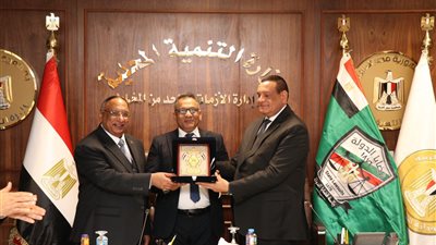 لـ تبادل الخبرات الفنية والتشريعية والقانونية.. رئيس قضايا الدولة ووزير التنمية المحلية يوقعان بروتوكول تعاون