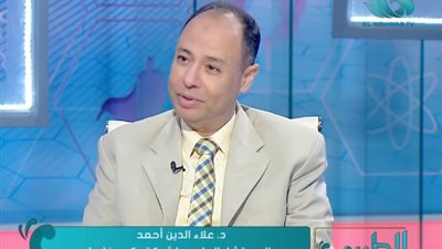 آلام العظام وسقوط الشعر.. الدكتورعلاء الدين أحمد يوضح أعراض نقص فيتامن د 
