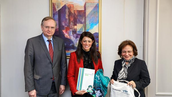 جانب من توقيع الاتفاقية