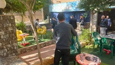 غلق وتشميع مقهى الأصدقاء بالنزهة.. تعرف على السبب