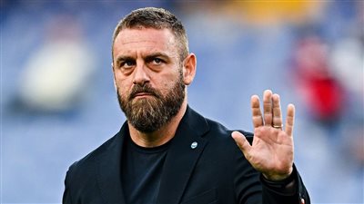 فابريزيو رومانو: اتصالات بين روما ودي روسي لتدريب الفريق بعد رحيل مورينيو