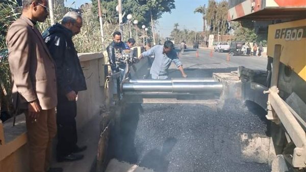 رصف الشوارع بأسيوط