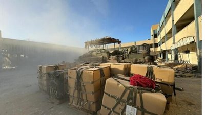 الاحتلال يعلن تنفيذ عمليات جوية لإسقاط 16 طن إمدادات عسكرية لقواته في خان يونس