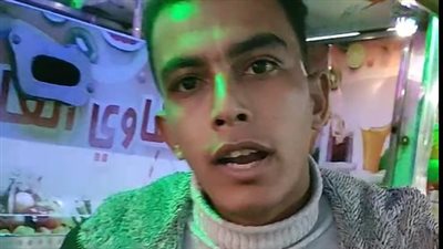 طالب يعمل على عصارة قصب متنقلة: كنت شغال في مطعم ومكنتش بعرف أوفق بين الدراسة والشغل| بث مباشر