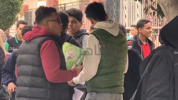 طلاب الشهادة الاعدادية