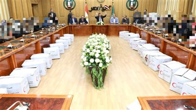 محافظ المنوفية يقدم مساعدات بقيمة نصف مليون جنيه للحالات المستحقة