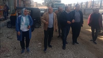 نائب محافظ الجيزة يتفقد مشروعات الصرف الصحي في الحوامدية