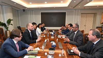 بنك التنمية الجديد يبحث مع الإسكان مجالات التعاون المشترك