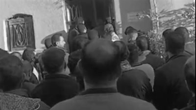 لسه عريس جديد.. أهالي المنيا يشيعون جثمان شاب توفي بسكتة قلبية مفاجئة| بث مباشر