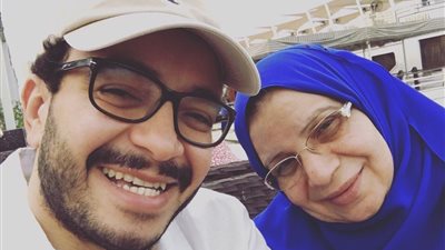 حسام داغر في الذكرى الرابعة لوفاة والدته: ربنا يقدرني ونعملك ختمة وتكوني راضية عني