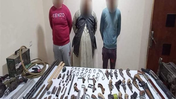 المتهمون والمضبوطات