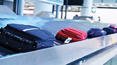 القبض على بولندي بحوزته 1000 قرص مخدر حاول تهريبها في حذاء جديد بمطار القاهرة