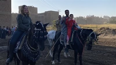 برقص الخيول على المزمار..الأقصر تحتفل بمولد الشيخ موسى وسائحون يشاركون بالمرماح| صور