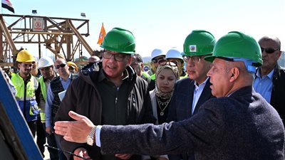 رئيس الوزراء يتابع أعمال إنهاء مشروع محور بديل خزان أسوان 