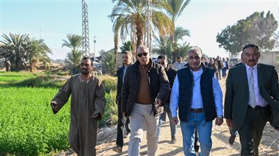 وزير الري يتابع شكاوى المزارعين من ارتفاع منسوب المياه بأراضيهم في أسوان