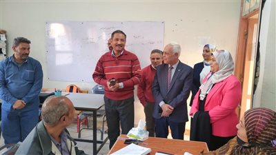 مدير تعليم الجيزة يتفقد أعمال الكنترول بأكتوبر