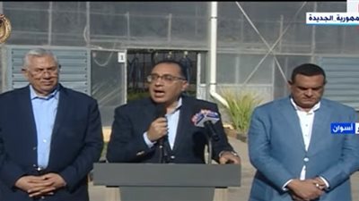 مدبولي: مشروعات الطاقة الجديدة والمتجددة وقلة الاعتماد على الغاز والمازوت يساعدنا في جذب الدولار