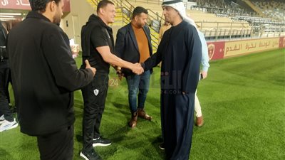 المدير التنفيذي لشركة الكرة بنادي الوحدة الإماراتي يزور مران الزمالك