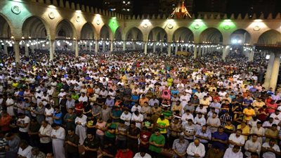 أُصلي التراويح قاعدا لعدم القدرة على القيام.. الإفتاء توضح الحكم