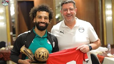 فيتوريا ومحمد صلاح يحضران المؤتمر الصحفي لمباراة مصر وكاب فيردي