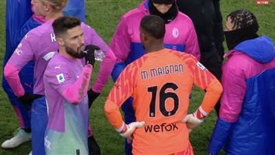 توقف مباراة ميلان وأودينيزي بسبب الهتافات العنصرية ضد مايك مينيان