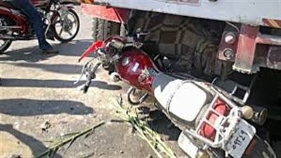مصرع شاب وإصابة آخر جراء تصادم جرار زراعي بدراجة نارية في الأقصر 