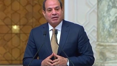 السيسي يوجه بـ تبكير صرف العلاوة الدورية للمخاطبين بقانون الخدمة المدنية بنسبة 10%