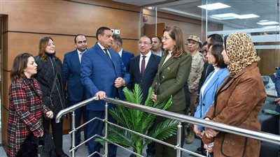 محافظ الإسكندرية ووزيرا التخطيط والتنمية المحلية يتفقدون مركز السيطرة الموحد للشبكة الوطنية للطوارئ 