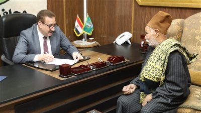 محافظ المنوفية يوجه بحلول فورية لشكاوى عدد من المواطنين خلال اللقاء اليومي