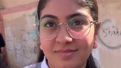 فرحة طلاب الإعدادية ببورسعيد بعد أداء امتحان الجبر: الأسئلة مباشرة والمسودة ساعدتنا | بث مباشر