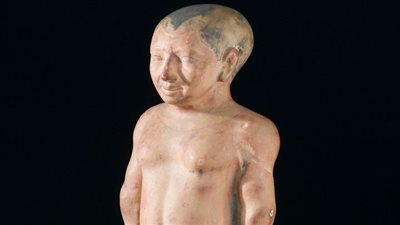 المتحف المصري بالتحرير يعرض تمثالا من الحجر الجيري للمشرف على الخزانة الملكية 