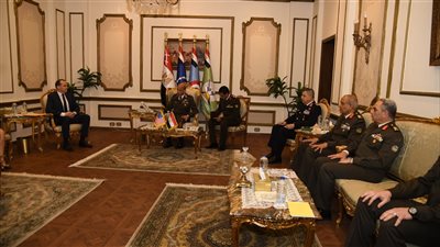 وزير الدفاع يلتقي منسق الشرق الأوسط وشمال إفريقيا لمجلس الأمن القومي الأمريكي