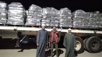  تسليم 20 طن سلع غذائية من الأوقاف لأهالي غزة